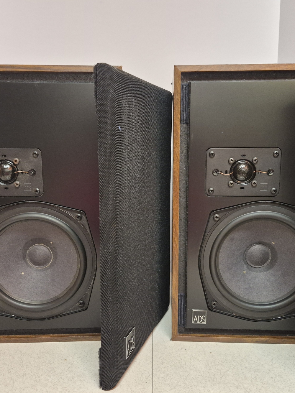 ADS L10 High Fidelity Loudspeaker System Vintage Speakers Pair
